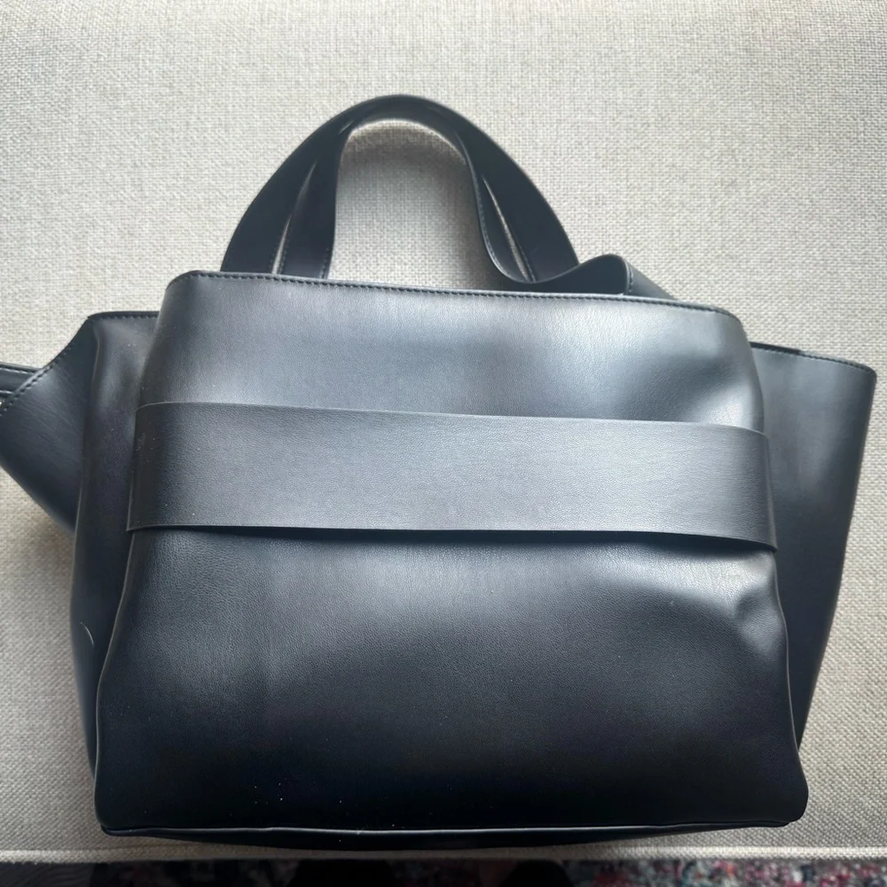 July Black Travel Tote Bag - Picture 4 of 5